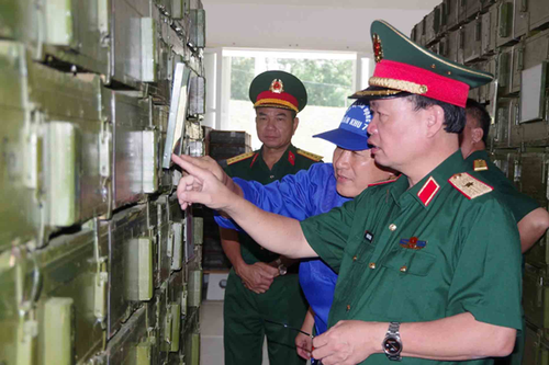 Bộ Quốc phòng kiểm tra công tác sử dụng vũ khí đạn tại Lữ đoàn Tăng thiết giáp 26