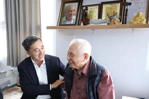 GS Hoàng Bảo Châu trong ký ức xúc động của học trò, đồng nghiệp