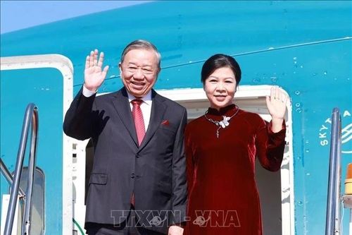 Tổng Bí thư Tô Lâm và Phu nhân bắt đầu thăm cấp Nhà nước Lào