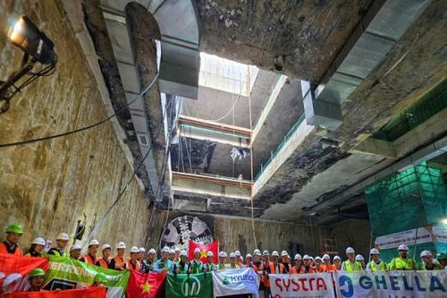 Robot hoàn thành khoan hầm metro đầu tiên của Hà Nội