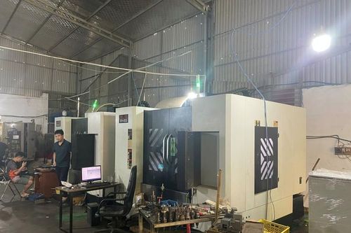 Khởi tố hai vụ buôn lậu máy móc đã qua sử dụng với giá trị hàng chục tỉ đồng