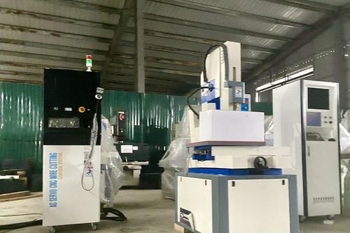 Hải quan khởi tố 2 vụ buôn lậu máy móc đã qua sử dụng, trục lợi tiền tỷ