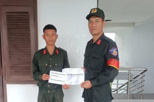 Chiến sĩ nghĩa vụ Công an chuyển trả 20 triệu đồng cho người gửi nhầm