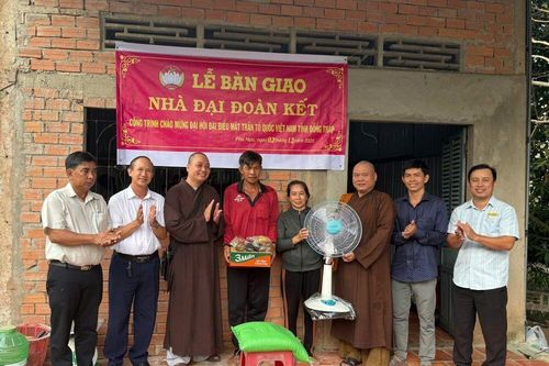 Xã Phú Hựu bàn giao 4 căn nhà Đại đoàn kết