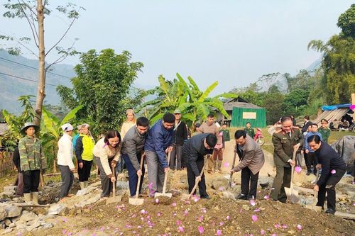 Minh Tân khởi công xây dựng 7 ngôi nhà Đại đoàn kết
