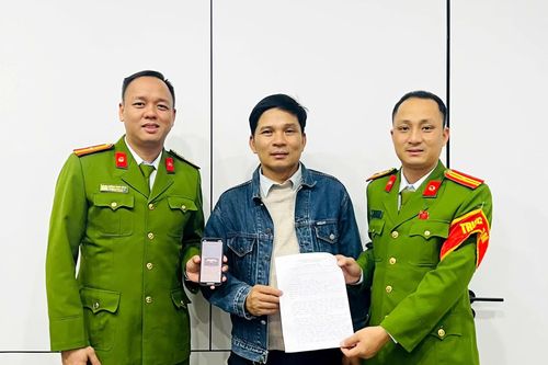 Chuyển trả lại số tiền lớn cho người chuyển nhầm