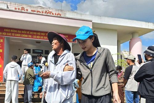 Để yêu thương nối dài đến vùng lũ ở Đắk Lắk