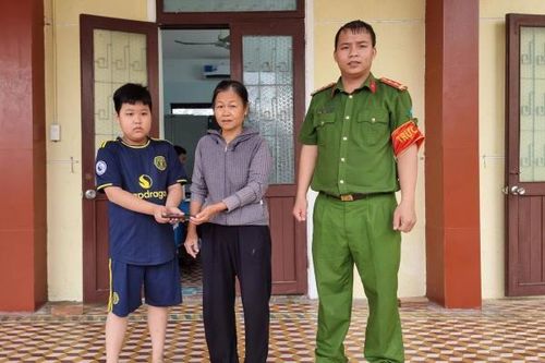 Biểu dương việc tốt của em Bảo Nam