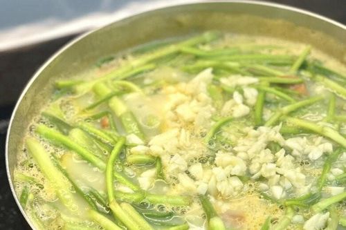 Cách nấu canh khoai tây nghiền rau cần chuẩn Hưng Yên
