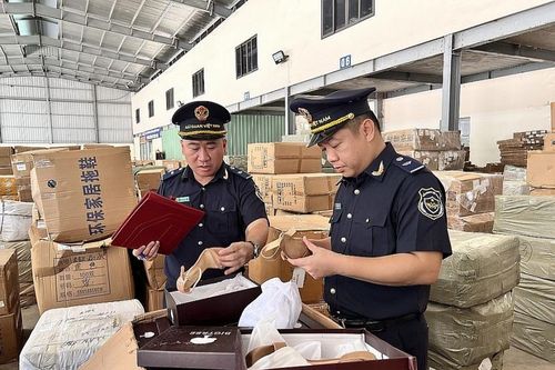 Tuyên chiến không khoan nhượng với buôn lậu, hàng giả, vi phạm sở hữu trí tuệ