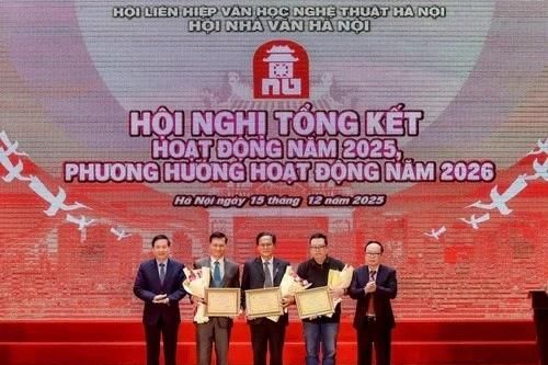Hội Nhà văn Hà Nội tôn vinh 3 tác phẩm xuất sắc