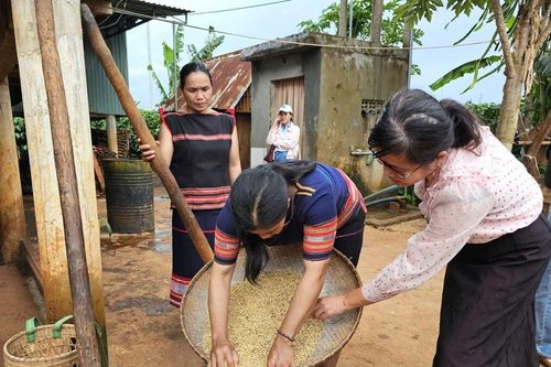 Những sứ giả trẻ quảng bá văn hóa đại ngàn Tây Nguyên
