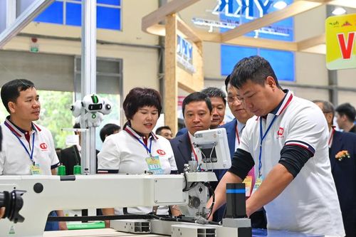 Công nghệ robot AI được giới thiệu tại HanoiTex & HanoiFabric 2025