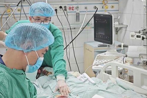 Bệnh viện 19-8 cứu sống nữ giáo viên nguy kịch sau khi ăn bún ngan
