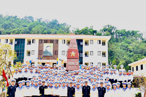 Lữ đoàn 169 (Vùng 1 Hải quân) gặp mặt, khen thưởng chiến sĩ chuẩn bị xuất ngũ năm 2026