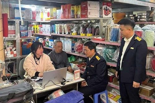 Thuế tỉnh Lai Châu chủ động nhiều giải pháp hỗ trợ hộ kinh doanh chuyển đổi từ thuế khoán sang kê khai