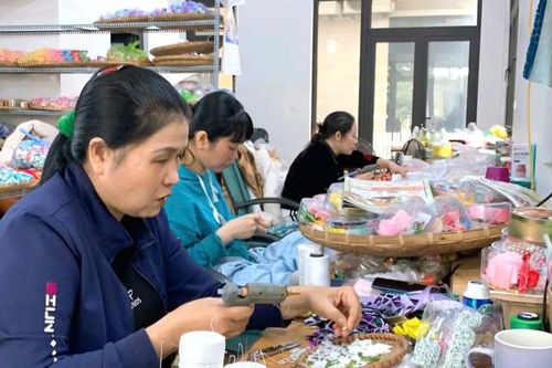 Thưởng Tết Bính Ngọ 2026: Áp lực tâm lý cho cả người lao động và người sử dụng lao động