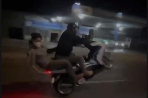 Xử lý nghiêm nhóm thanh thiếu niên 'bốc đầu' xe máy, quay clip đăng Facebook