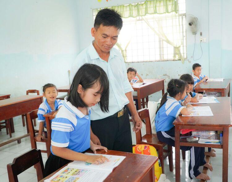 Người thầy gieo niềm vui trong từng tiết học