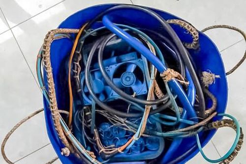 Bắt quả tang tàu cá dùng kích điện khai thác tận diệt