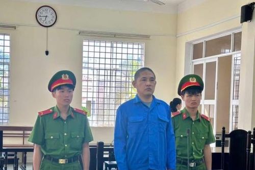 'Cẩu tặc' xộ khám