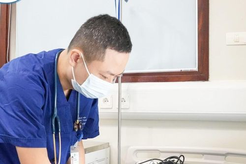 Bé 6 tuổi mắc cúm A với hàng loạt biến chứng nặng hiếm gặp