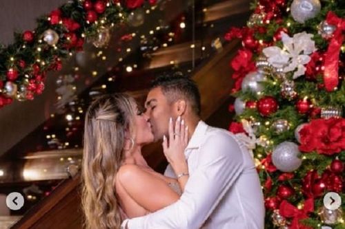 Dàn sao rộn ràng đón Giáng sinh, Haaland làm ông già Noel