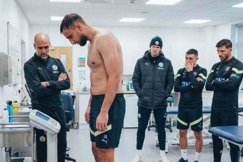 Bức ảnh gây sốt của Pep Guardiola