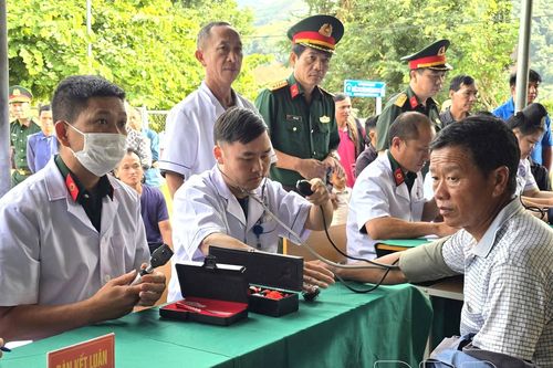 Nâng cao năng lực cán bộ y tế xã