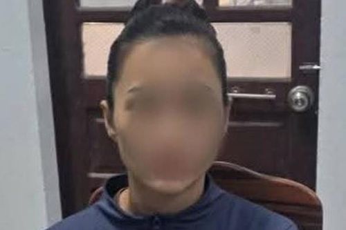 Đối tượng trốn nã ra đầu thú