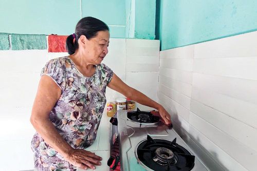 Ðón Tết trong căn nhà mới