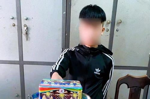 Pháo lậu 'vi hành'