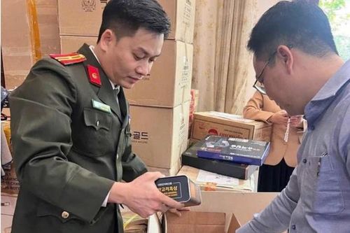 Ai đứng sau những sản phẩm được bán với giá 'trên trời' cho người cao tuổi?