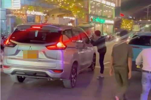 TP Hồ Chí Minh: khởi tố đối tượng đập phá xe, đánh tài xế xe công nghệ
