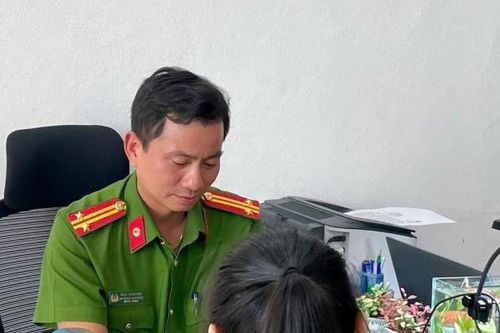 Giải cứu nữ sinh viên bị 'bắt cóc online'