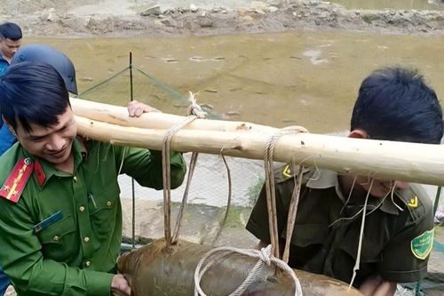 Phát hiện bom, đạn tại các rẫy keo và ruộng lúa ở Quảng Ngãi