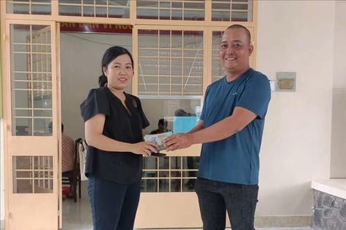 Biểu dương hành động trung thực nhặt được của rơi, trả người đánh mất