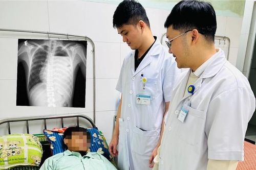 Cứu lá phổi suýt bị hủy hoại do tràn mủ màng phổi phức tạp
