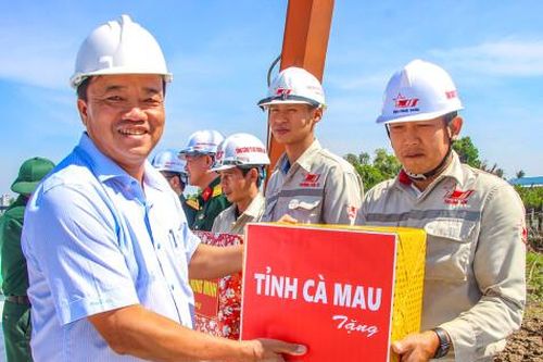 Chất lượng là ưu tiên hàng đầu tại cao tốc Cà Mau - Đất Mũi