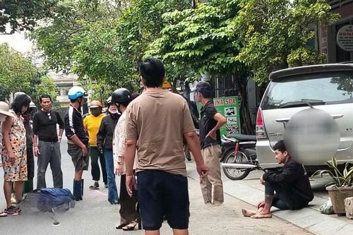Cãi vã, nam thanh niên dùng dao đâm bạn của mẹ nguy kịch
