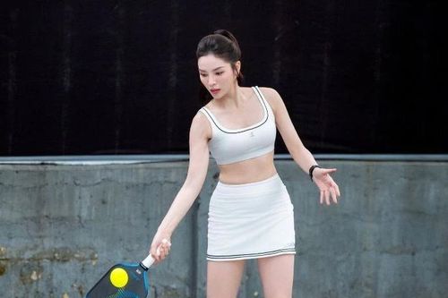 Kỳ Duyên ghi điểm với trang phục pickleball hiện đại, tôn lên vóc dáng thon thả