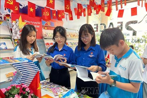 Xây dựng văn hóa đọc, kết nối tri thức trong nhà trường và cộng đồng