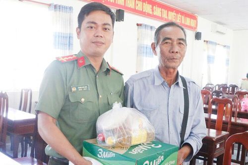 Xuân yêu thương từ những bước chân tình nguyện trẻ