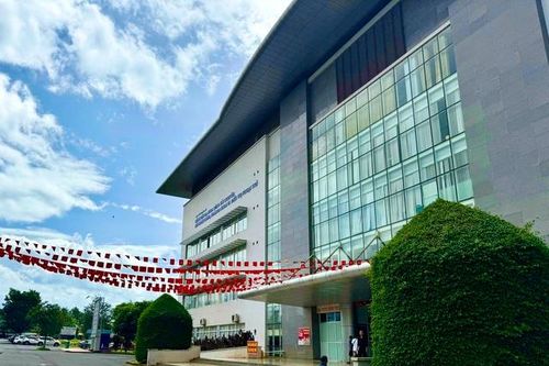 Bệnh viện Đa khoa vùng Tây Nguyên lên tiếng vụ khóa xe ô tô đỗ sai chỗ