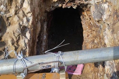 Công an Phú Thọ phát hiện nhóm người khai thác khoáng sản trái phép trong hang sâu