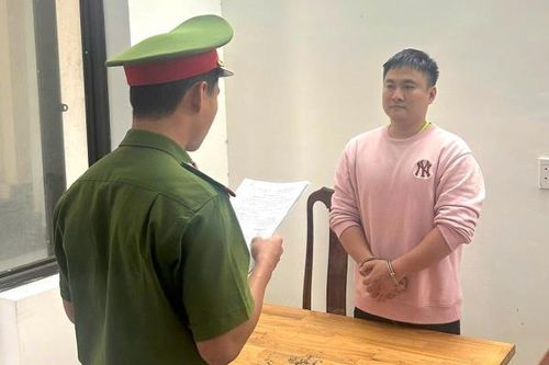 Vận động đối tượng quản lý spa, massage liên quan vụ chứa mại dâm ra đầu thú