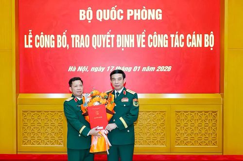 Chỉ huy trưởng Bộ CHQS tỉnh Cà Mau được thăng quân hàm Thiếu tướng