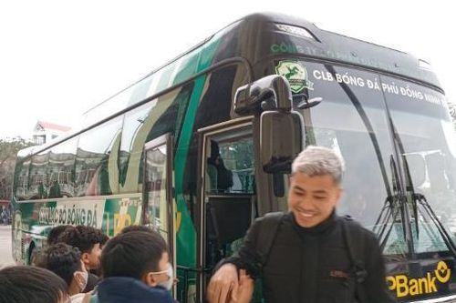 Đinh Thanh Bình, Mạch Ngọc Hà gia nhập CLB Công an TPHCM