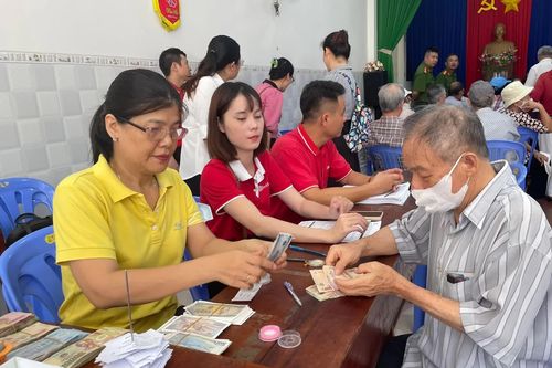Chi trả lương hưu, trợ cấp bảo hiểm xã hội tháng 3 vào kỳ chi trả tháng 2