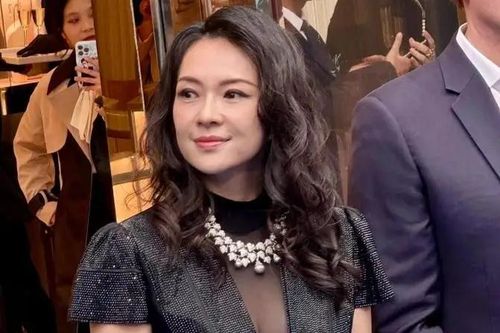 Chương Tử Di ngày càng khác lạ ở tuổi 46
